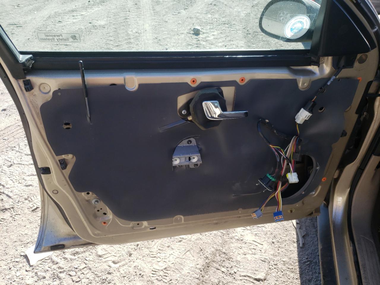 Photo 9 from auction – 2000 FORD TAURUS with VIN 1FAFP5824YG184974