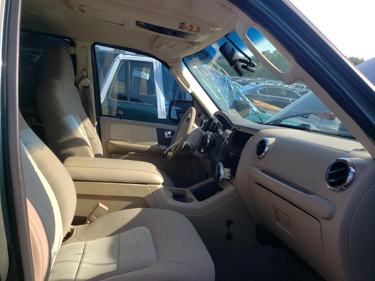 Photo 5 from auction – 2005 FORD EXPEDITION with VIN 1FMPU15595LB10141