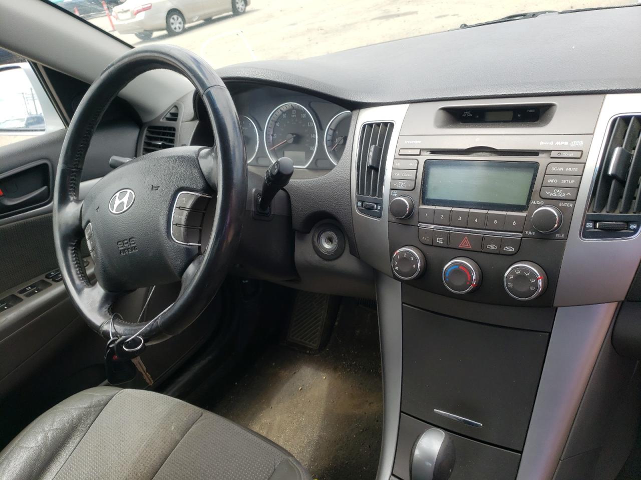 Photo 9 from auction – 2010 HYUNDAI SONATA SE with VIN 5NPEU4AF3AH641443