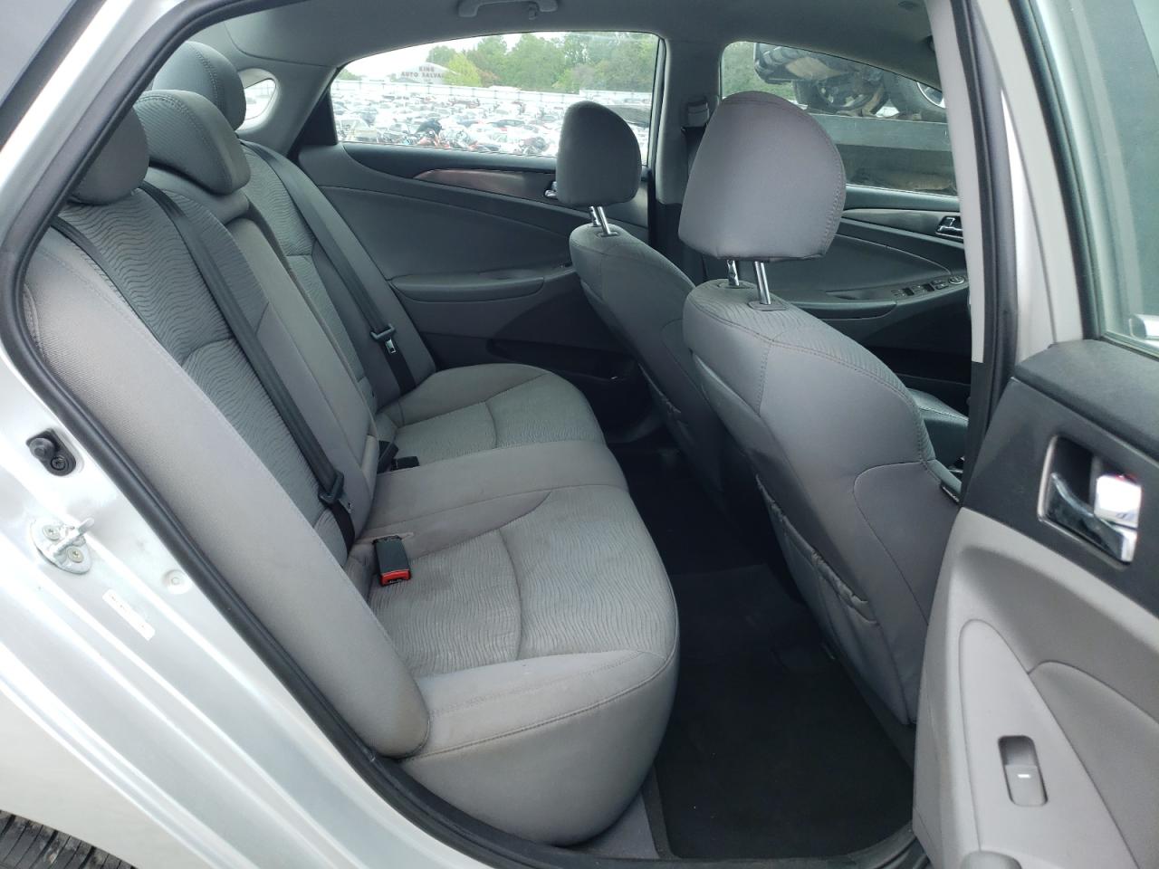 Photo 16 from auction – 2015 HYUNDAI SONATA HYB with VIN KMHEC4A42FA130818