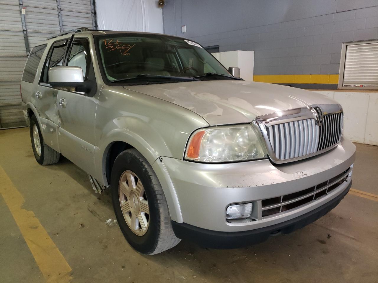 Photo 1 from auction – 2006 LINCOLN NAVIGATOR with VIN 5LMFU28516LJ18682