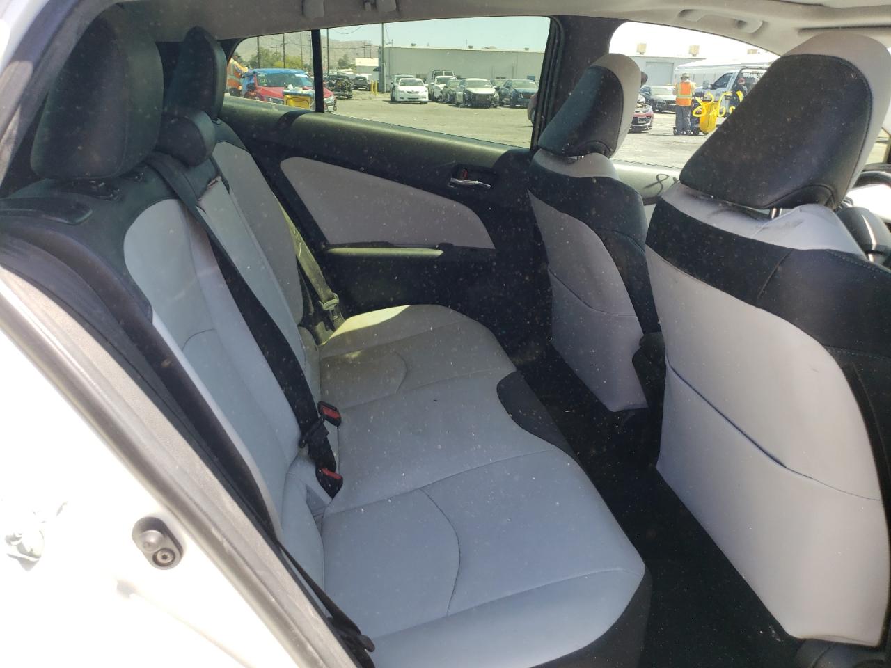 Photo 6 from auction – 2016 TOYOTA PRIUS with VIN JTDKARFU0G3020360