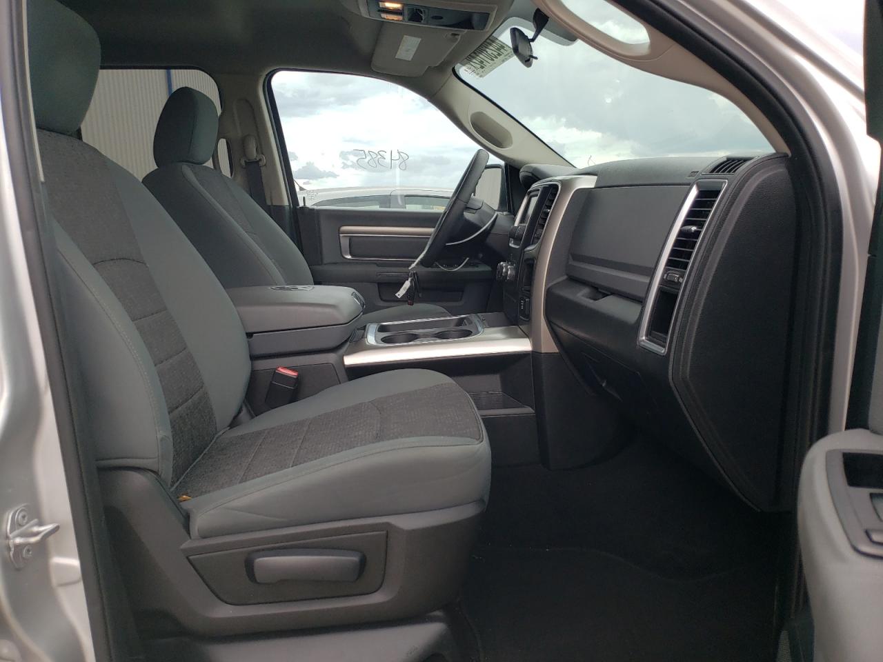 Photo 5 from auction – 2018 RAM 1500 SLT with VIN 1C6RR6GT7JS173608