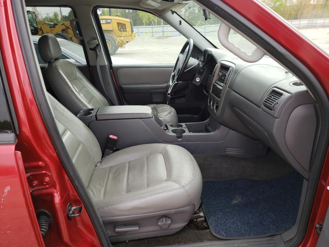 Photo 5 from auction – 2005 FORD EXPLORER X with VIN 1FMZU73E45UA41576