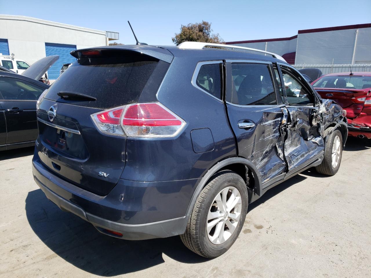 Photo 4 from auction – 2015 NISSAN ROGUE S with VIN KNMAT2MT8FP531152