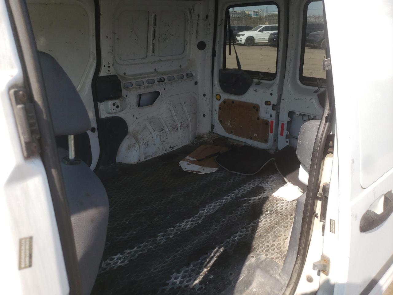 Photo 6 from auction – 2010 FORD TRANSIT CO with VIN NM0LS7DN2AT019992
