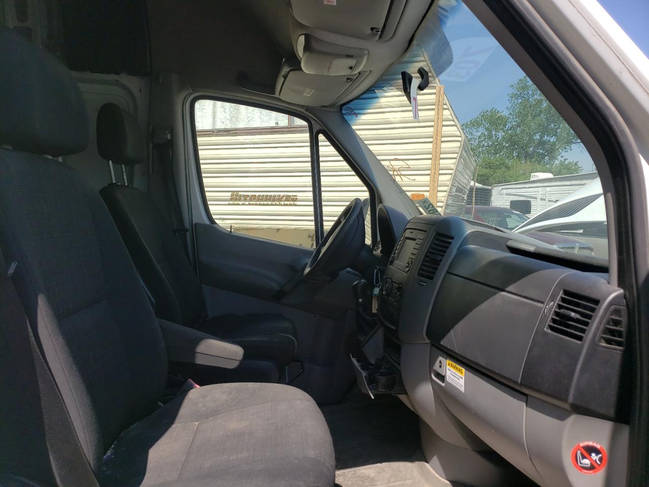 Photo 5 from auction – 2014 FREIGHTLINER SPRINTER 2 with VIN WDYPE8DC5E5944412