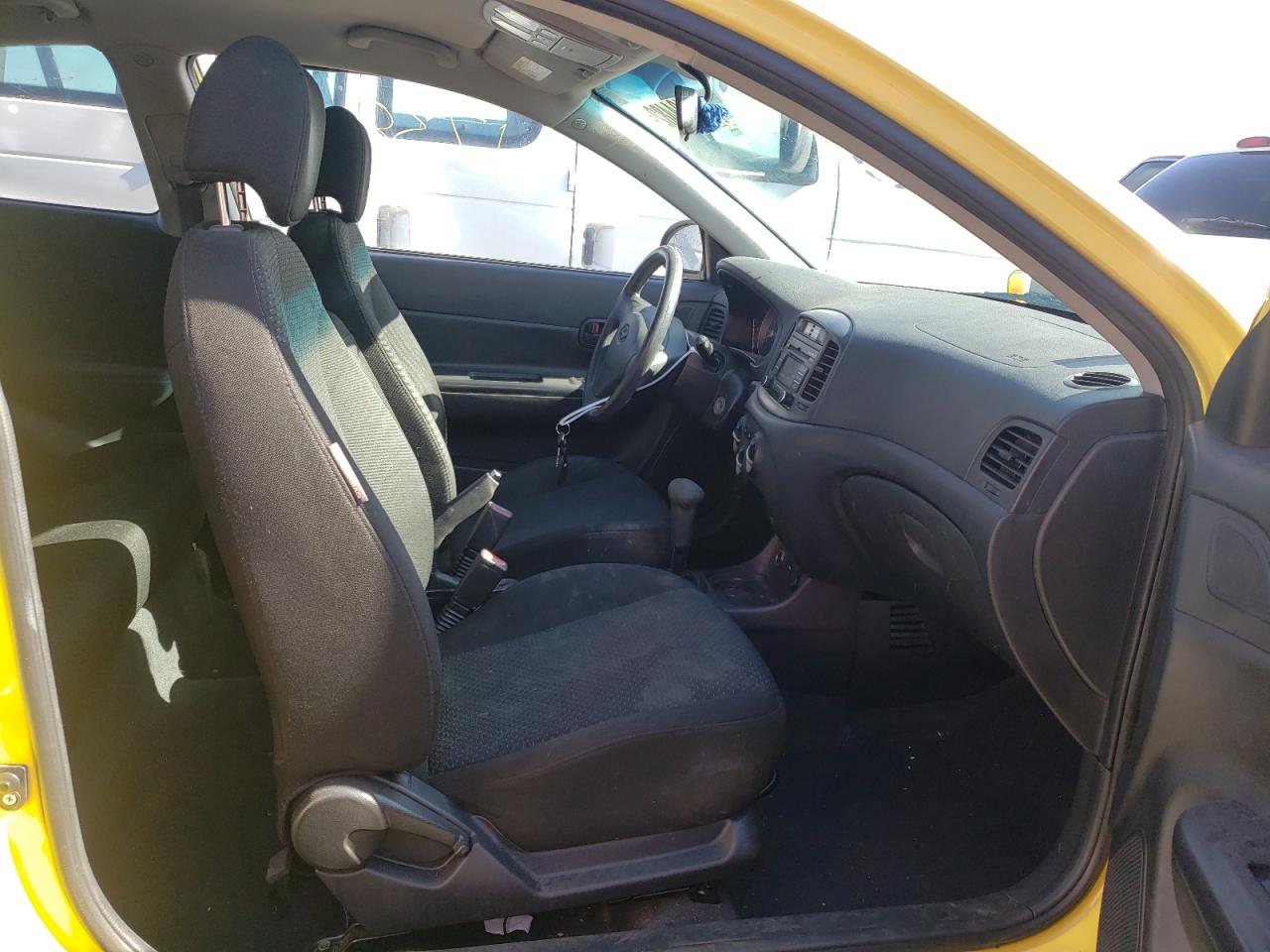 Photo 5 from auction – 2009 HYUNDAI ACCENT GS with VIN KMHCM36C19U125109