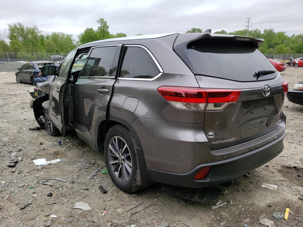 Photo 3 from auction – 2019 TOYOTA HIGHLANDER with VIN 5TDJZRFHXKS712835