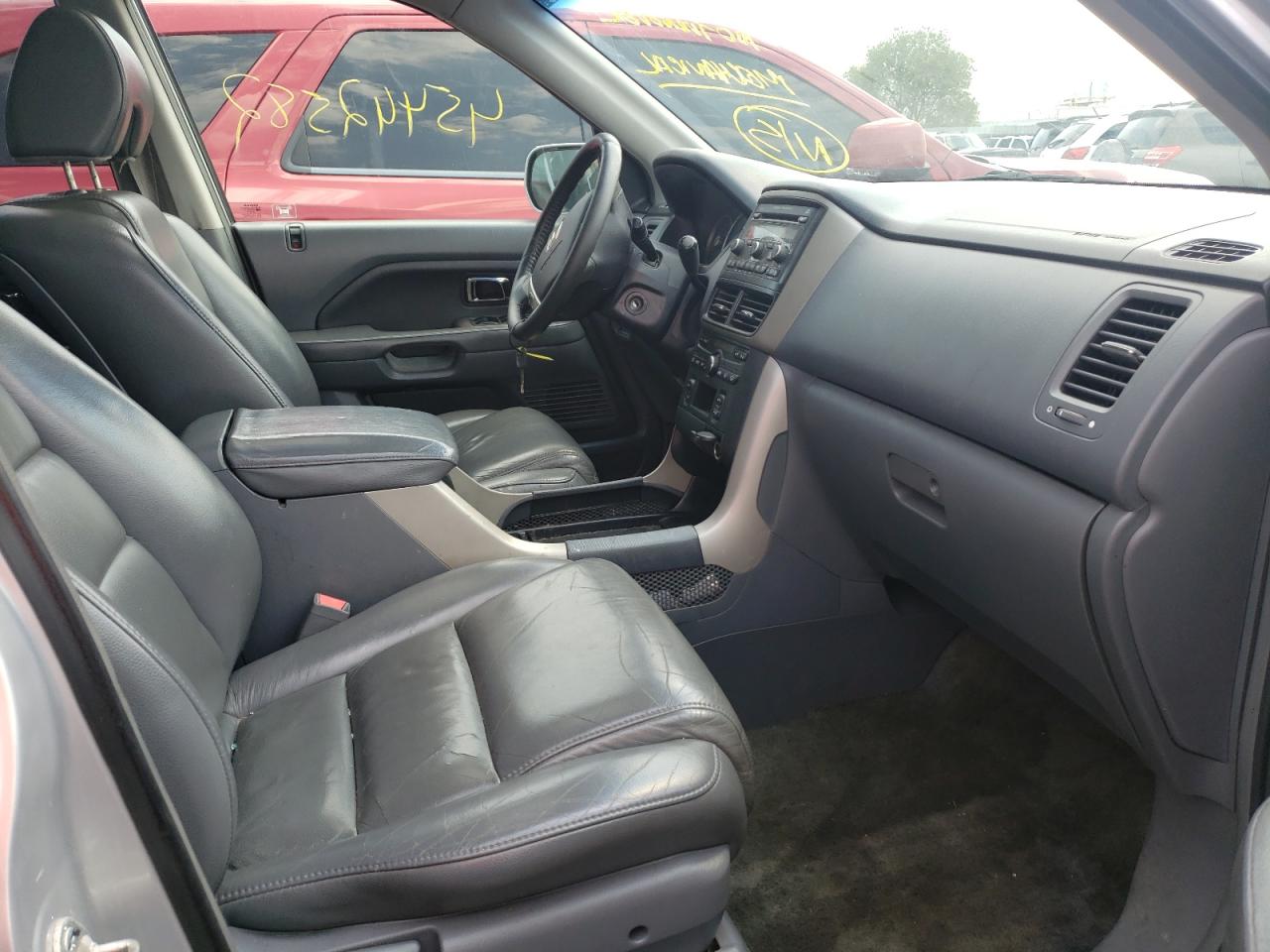 Photo 5 from auction – 2006 HONDA PILOT EX with VIN 5FNYF18546B004747