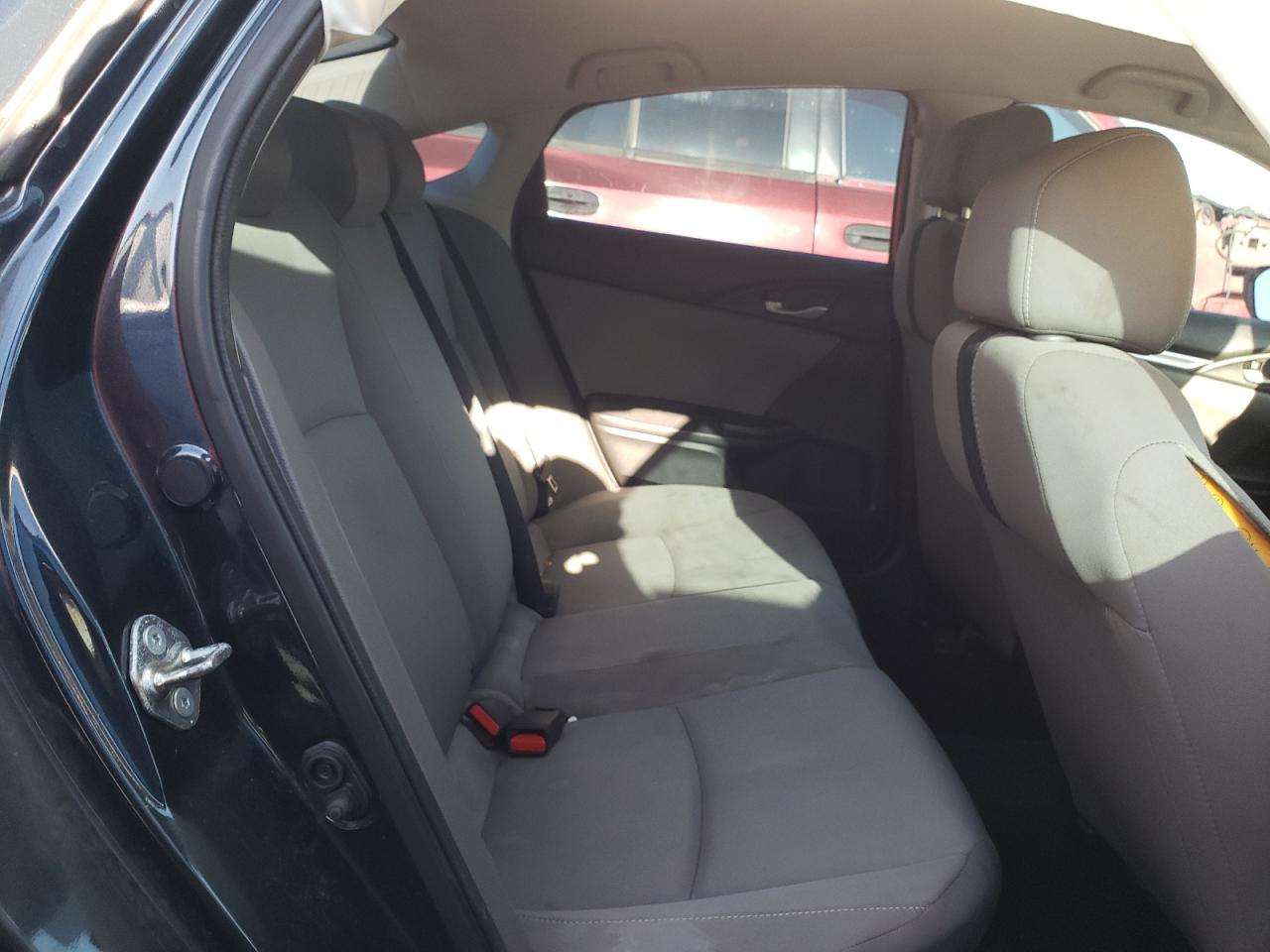 Photo 6 from auction – 2017 HONDA CIVIC LX with VIN 19XFC2F59HE078604