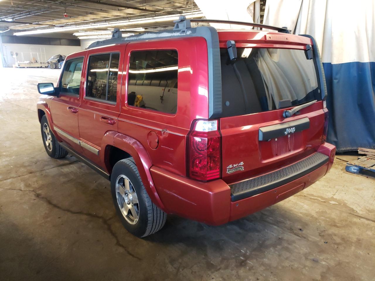 Photo 3 from auction – 2010 JEEP COMMANDER with VIN 1J4RG4GK3AC157002