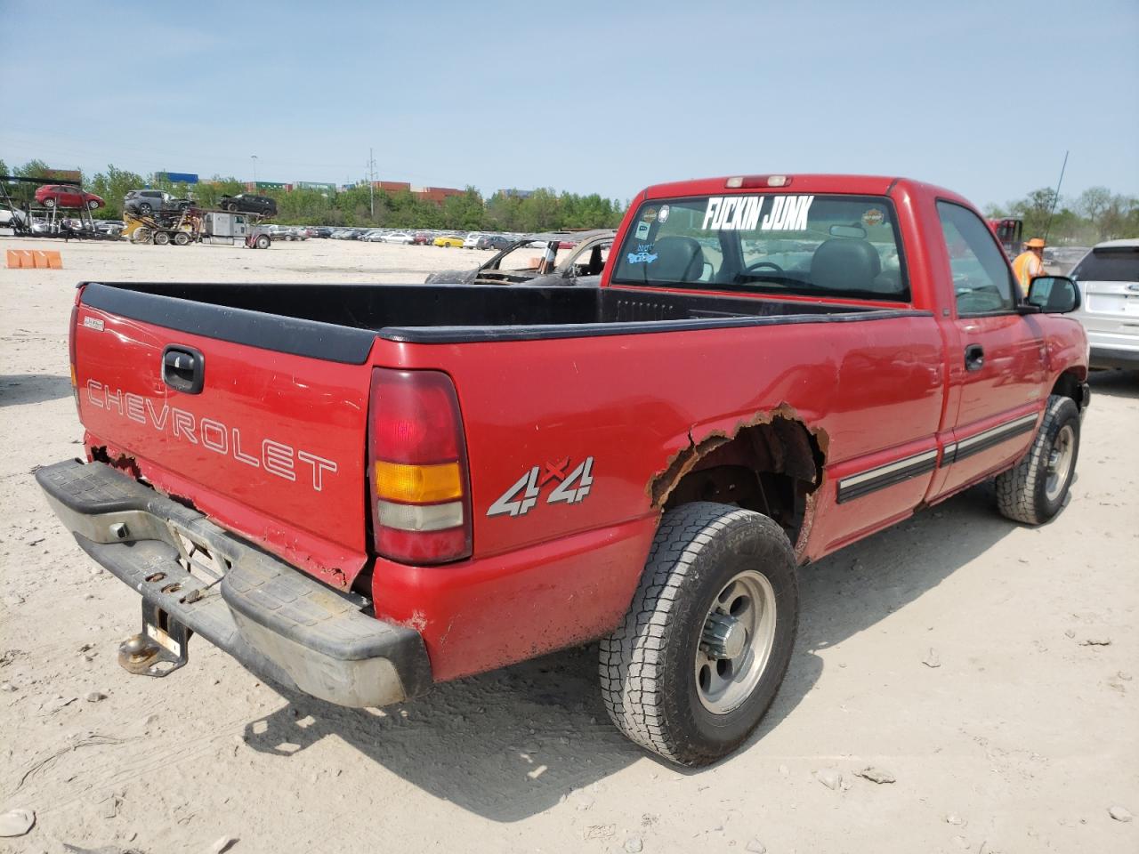 Photo 4 from auction – 2000 CHEVROLET SILVERADO with VIN 1GCEK14V6YE351442