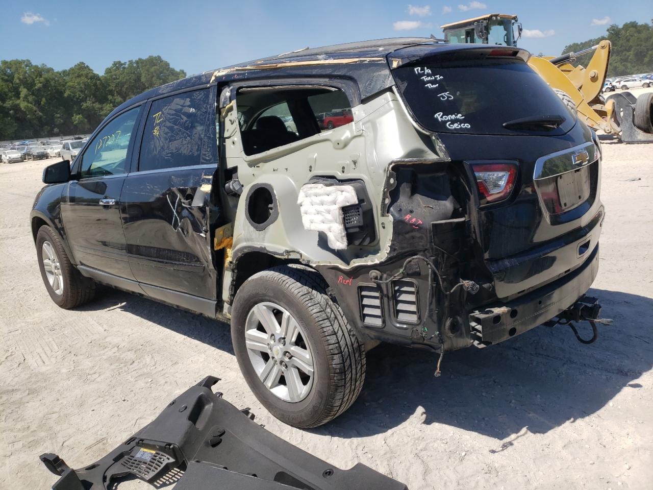 Photo 3 from auction – 2014 CHEVROLET TRAVERSE L with VIN 1GNKRHKD8EJ171200