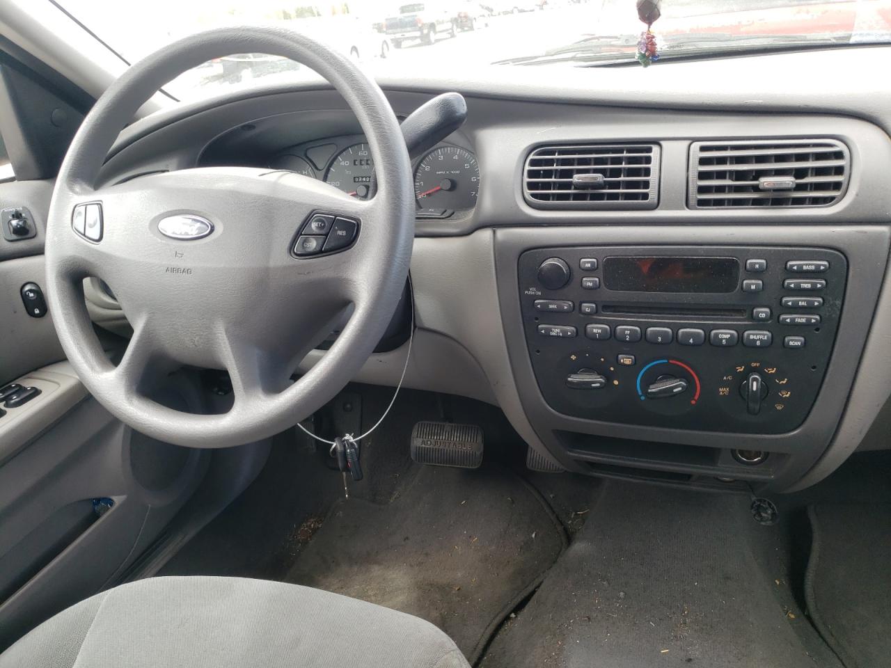 Photo 9 from auction – 2003 FORD TAURUS SE with VIN 1FAHP58S83A266789