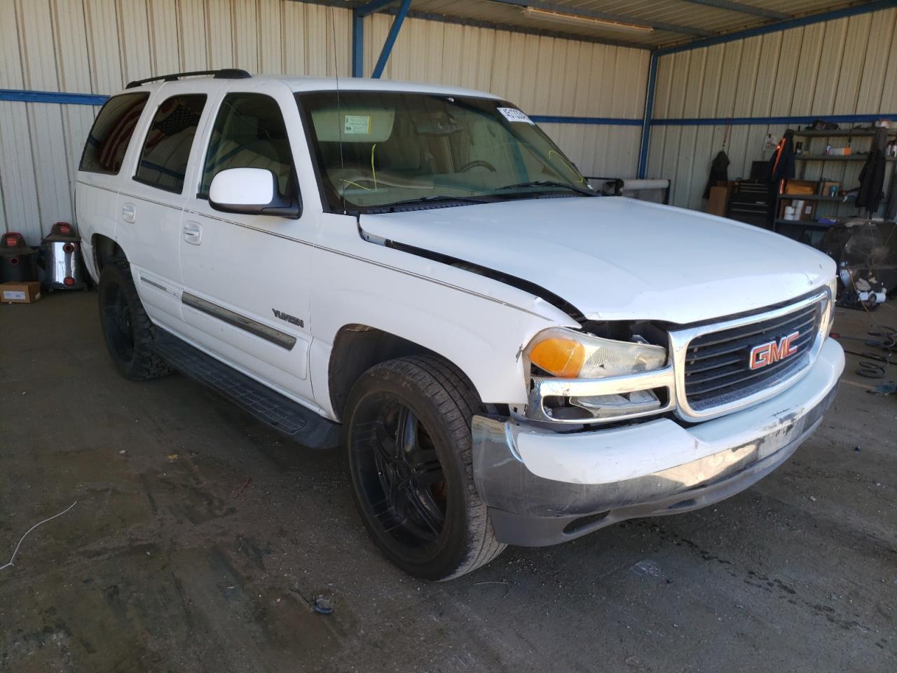 GMC YUKON 2004 with VIN 1GKEC13Z24R131580 - Photo from auction