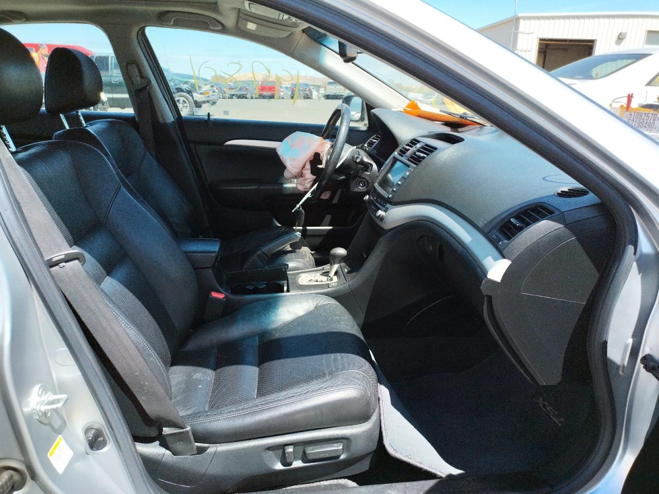 Photo 5 from auction – 2007 ACURA TSX with VIN JH4CL96987C011026
