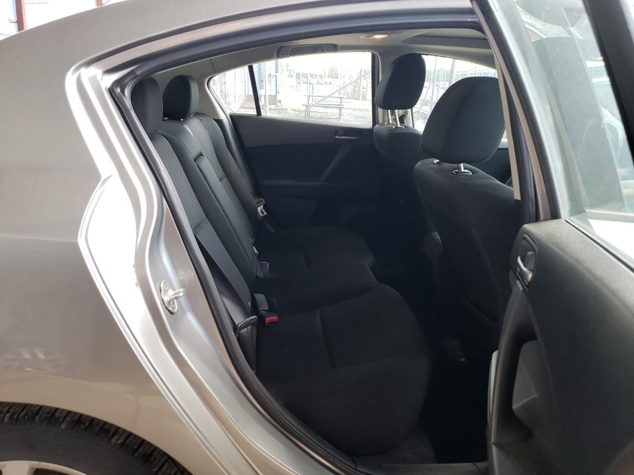 Photo 18 from auction – 2012 MAZDA 3 I with VIN JM1BL1V83C1541708