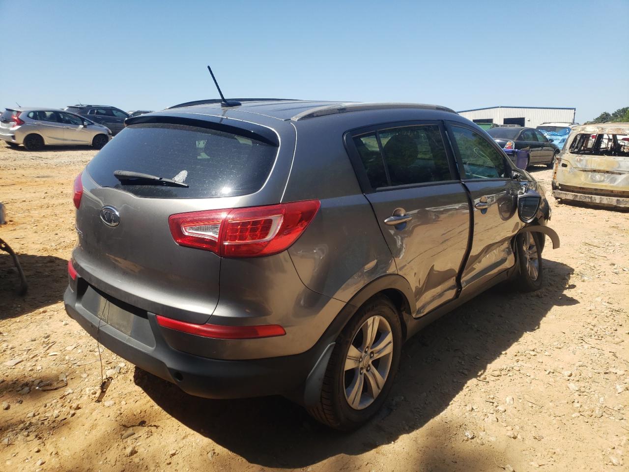 Photo 4 from auction – 2011 KIA SPORTAGE L with VIN KNDPB3A20B7029129
