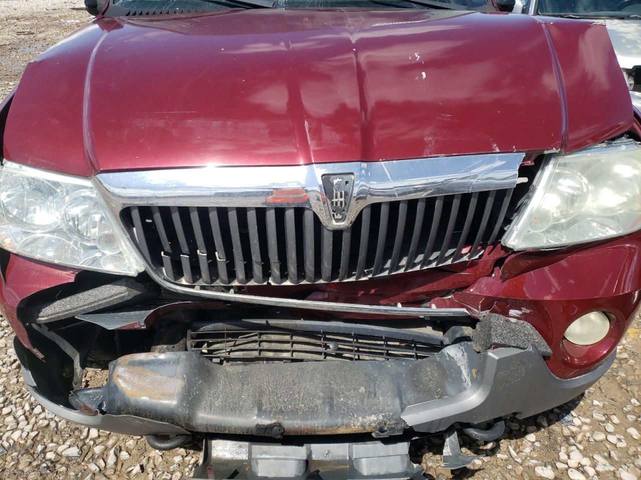 Photo 7 from auction – 2004 LINCOLN NAVIGATOR with VIN 5LMFU28R24LJ10137