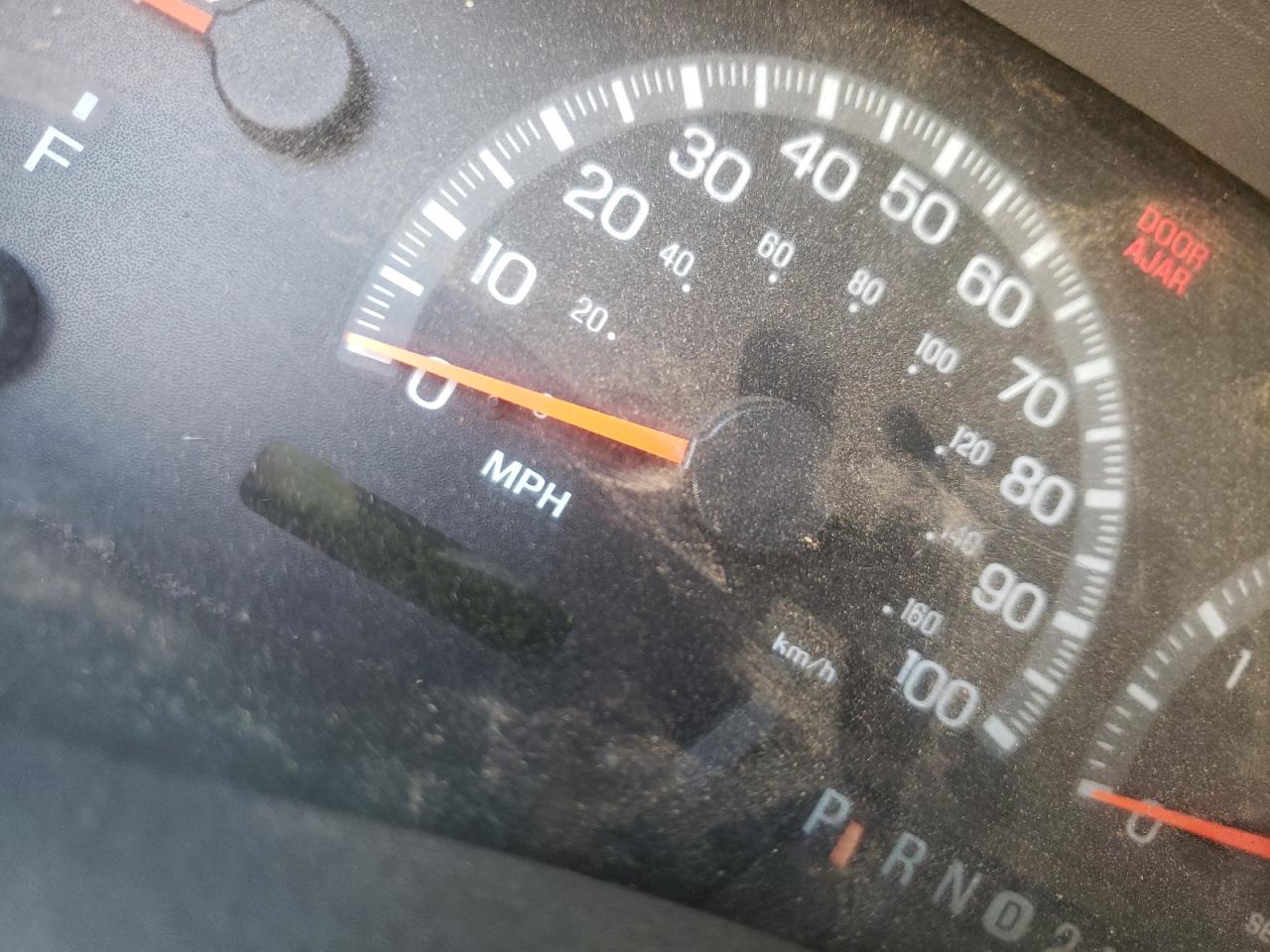Photo 8 from auction – 2000 FORD F150 with VIN 1FTRX18L8YKA71082