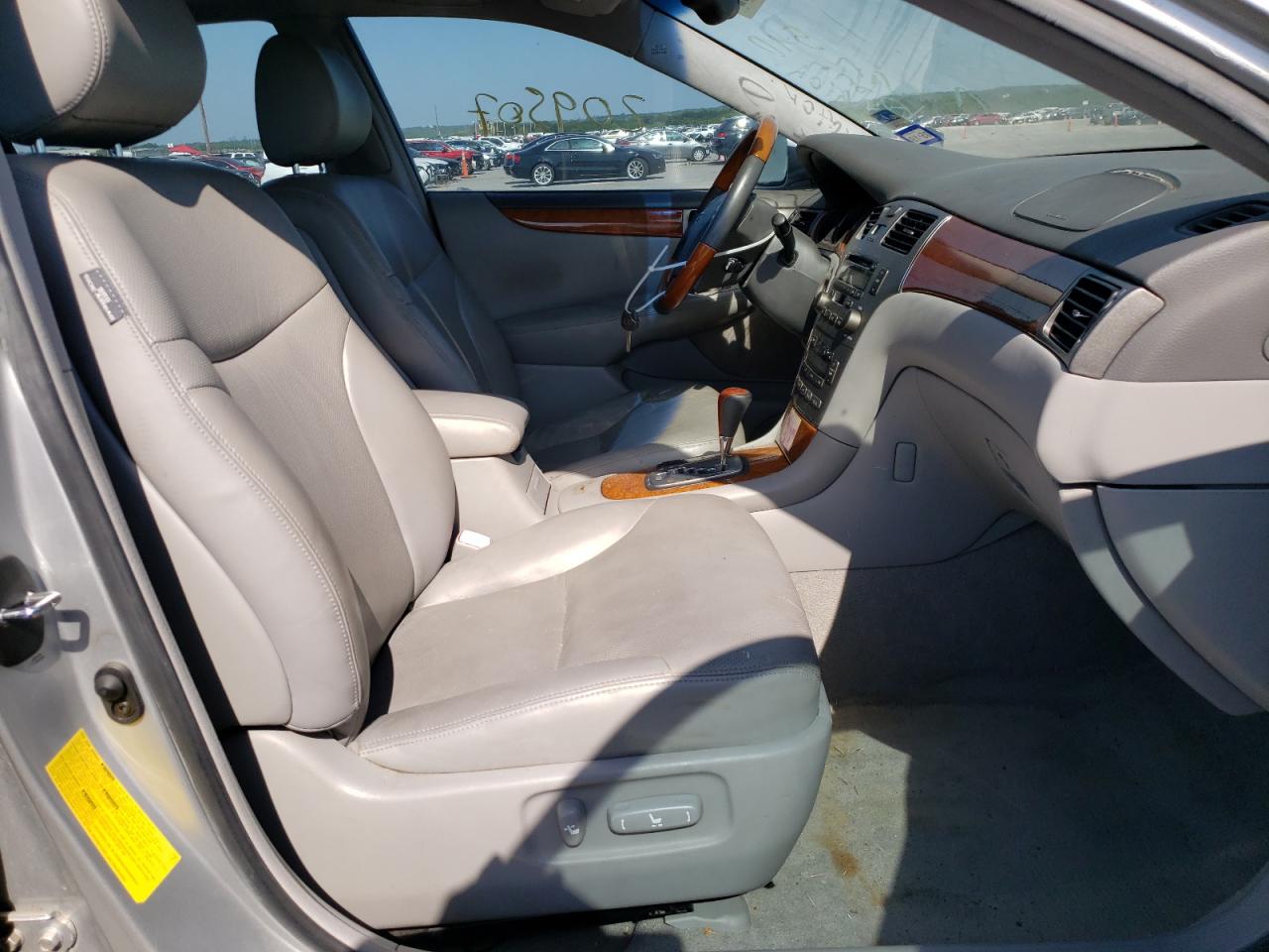 Photo 5 from auction – 2005 LEXUS ES 330 with VIN JTHBA30G555109048