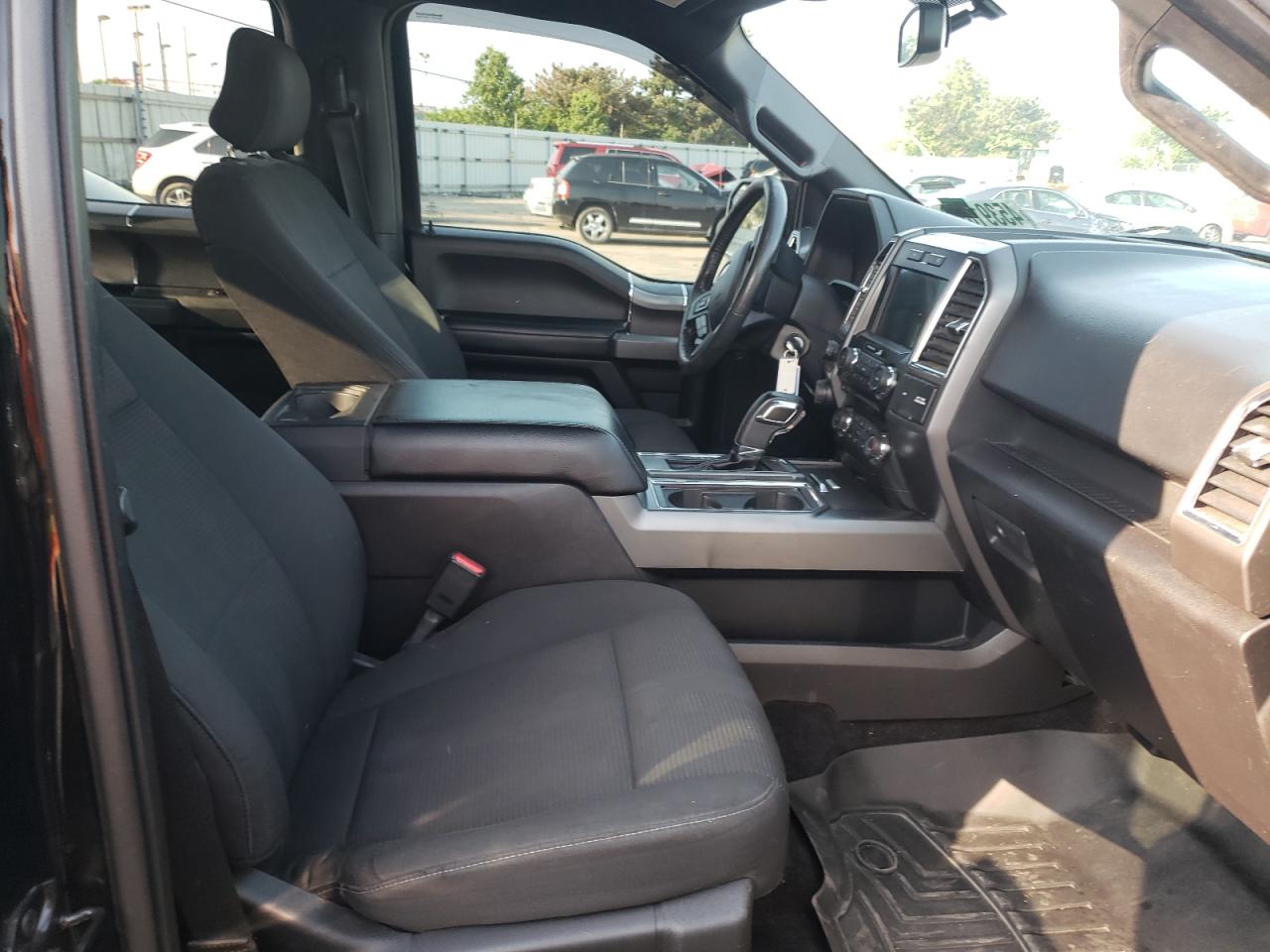 Photo 5 from auction – 2016 FORD F150 SUPER with VIN 1FTEW1EP6GFB60374