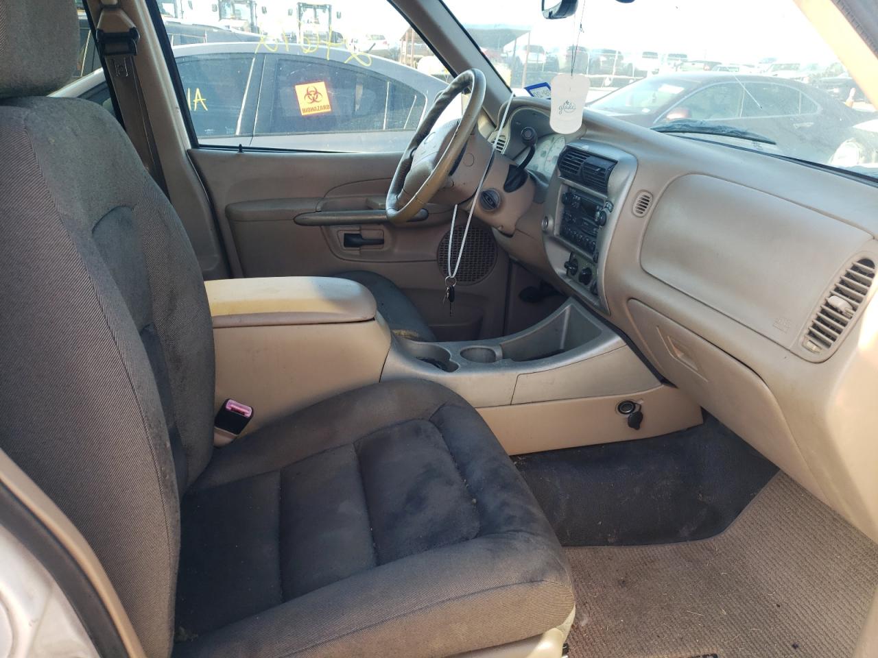 Photo 5 from auction – 2002 FORD EXPLORER S with VIN 1FMZU67E22UD53105