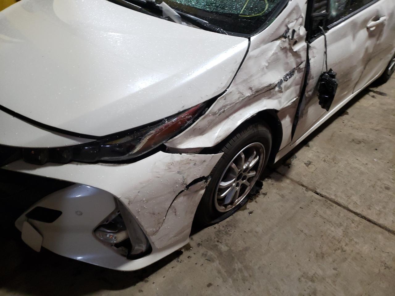Photo 9 from auction – 2017 TOYOTA PRIUS PRIM with VIN JTDKARFPXH3020684