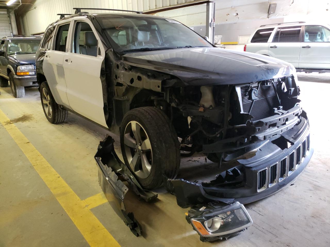 JEEP GRAND CHER 2014 with VIN 1C4RJEBG1EC185578 - Photo from auction