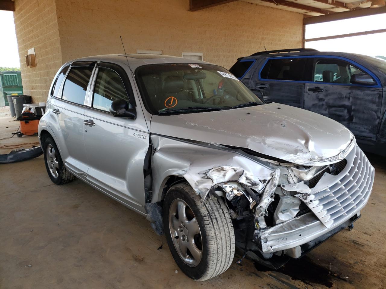 CHRYSLER PT CRUISER 2002 with VIN 3C8FY68B72T256152 - Photo from auction