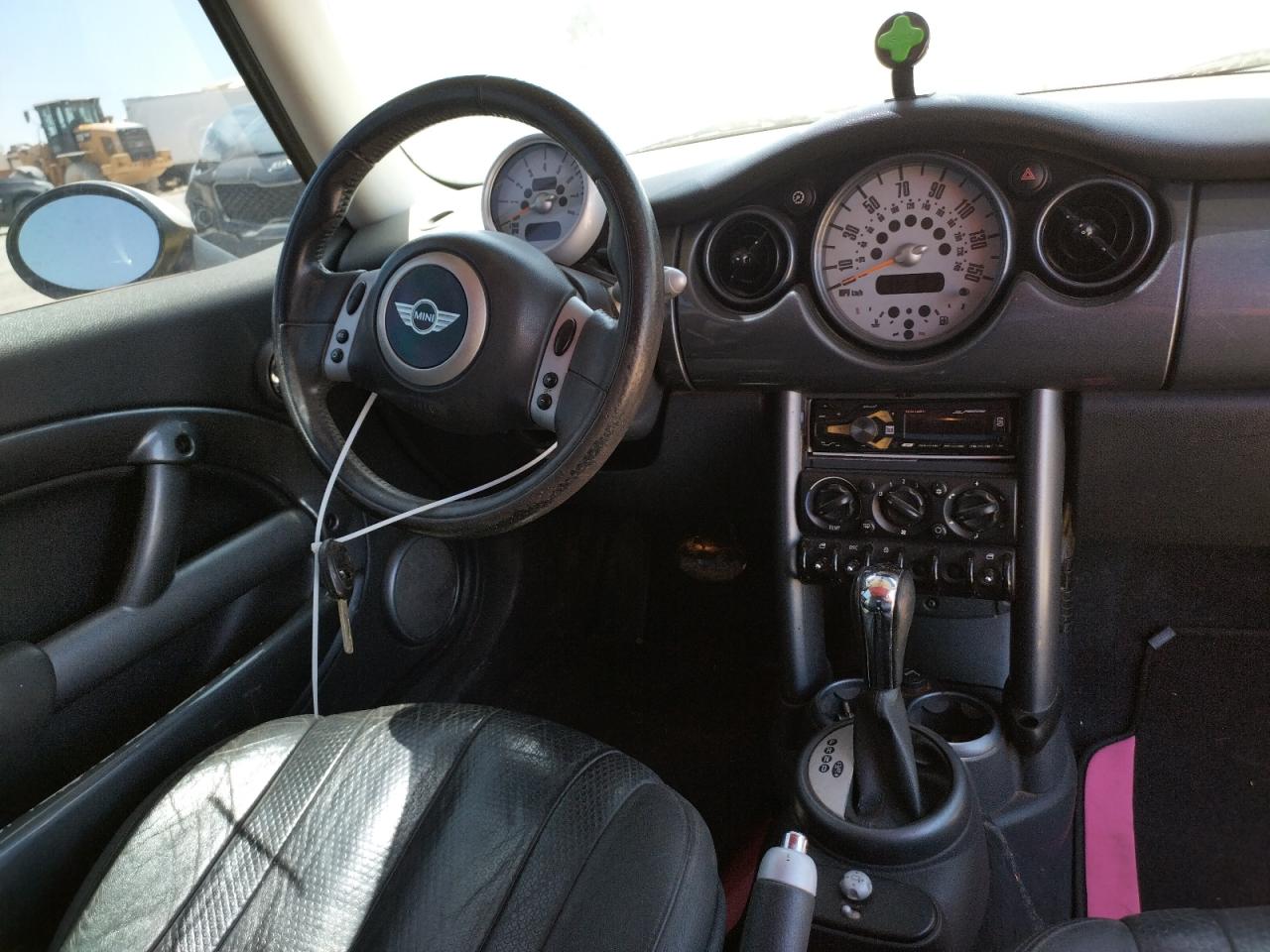 Photo 9 from auction – 2004 MINI COOPER with VIN WMWRC33444TJ56476