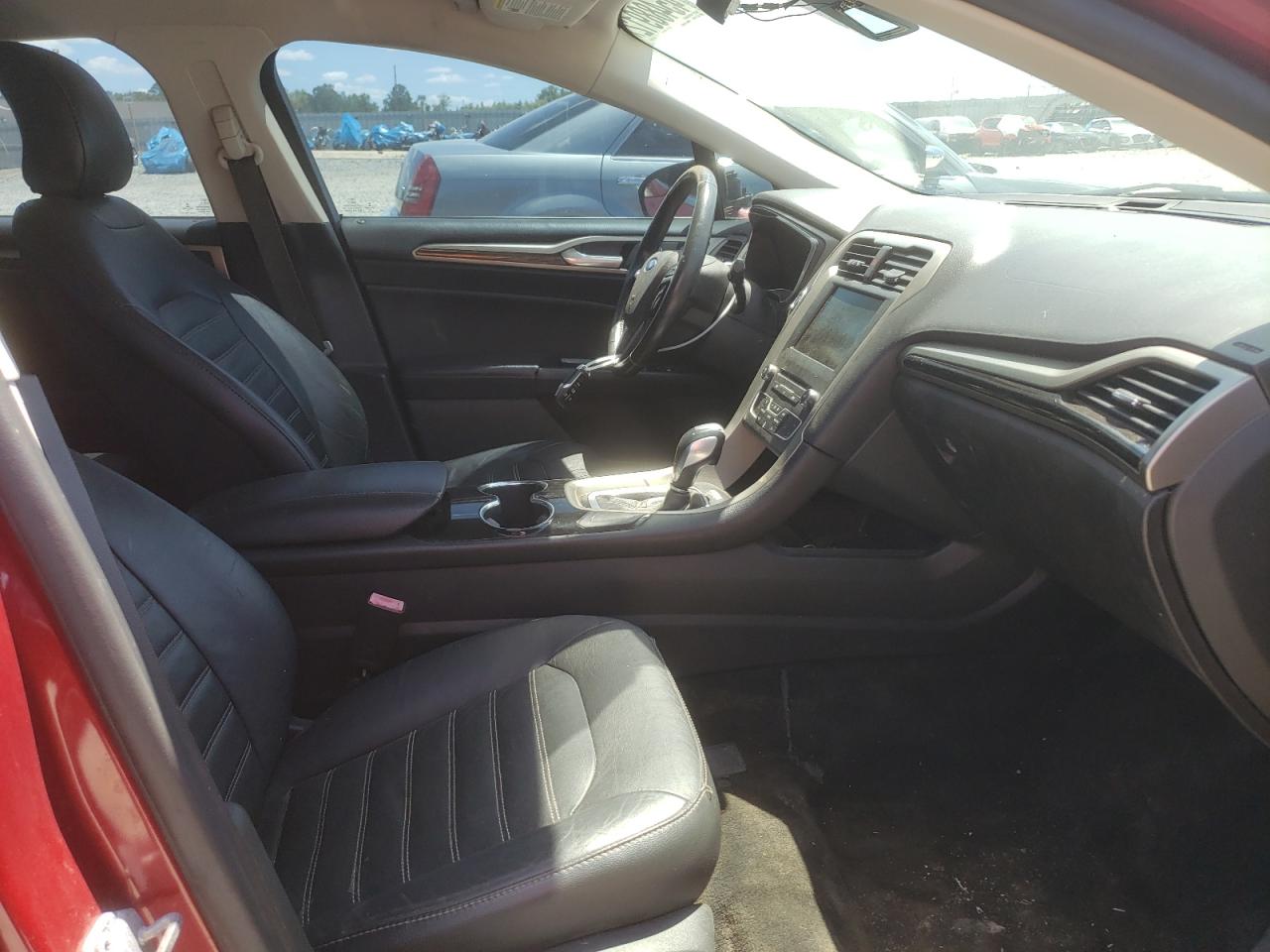 Photo 5 from auction – 2016 FORD FUSION SE with VIN 3FA6P0HD4GR297612