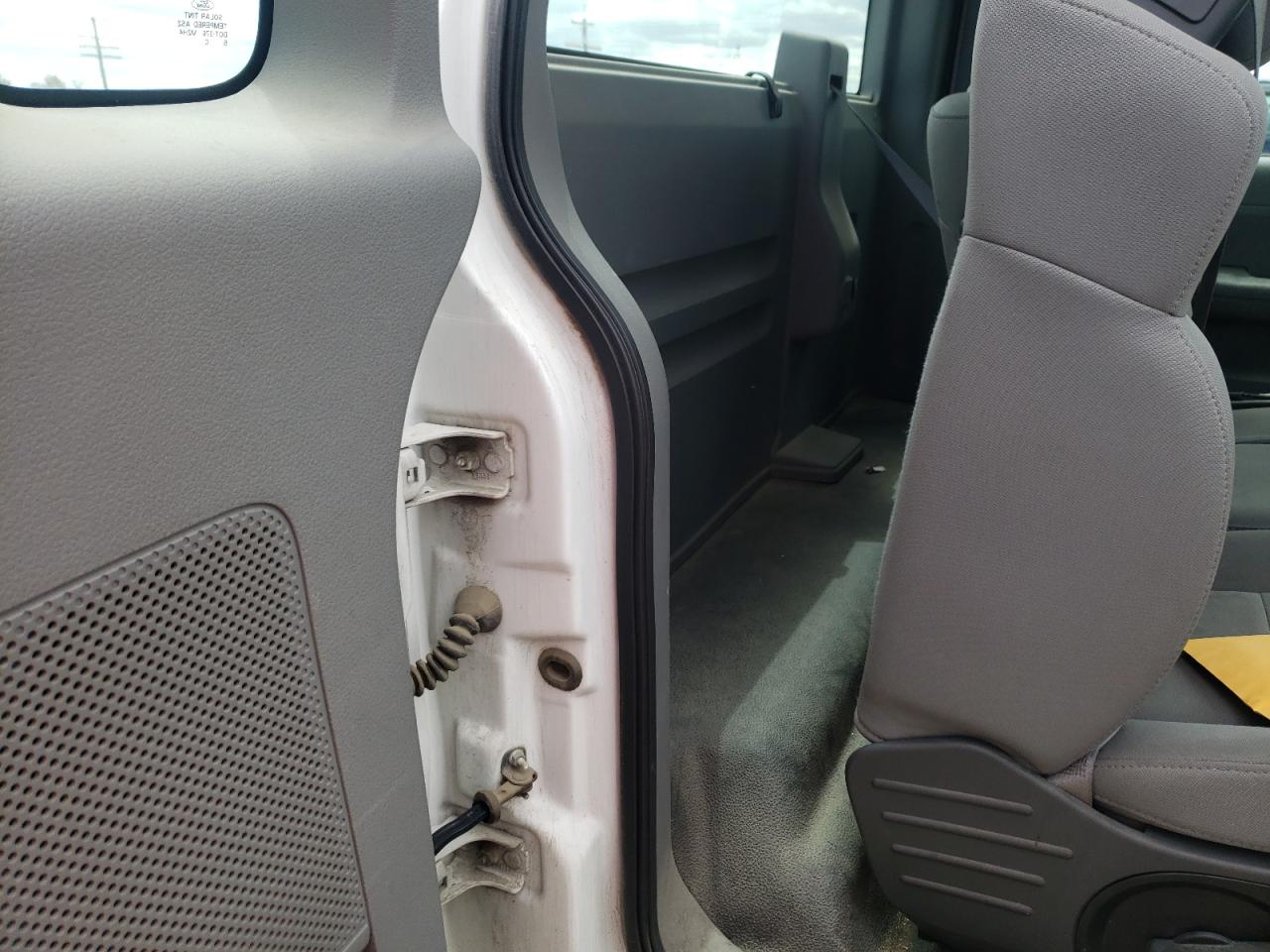 Zdjęcie 6 z aukcji – 2005 FORD F150 z VIN 1FTRF12285NB55223