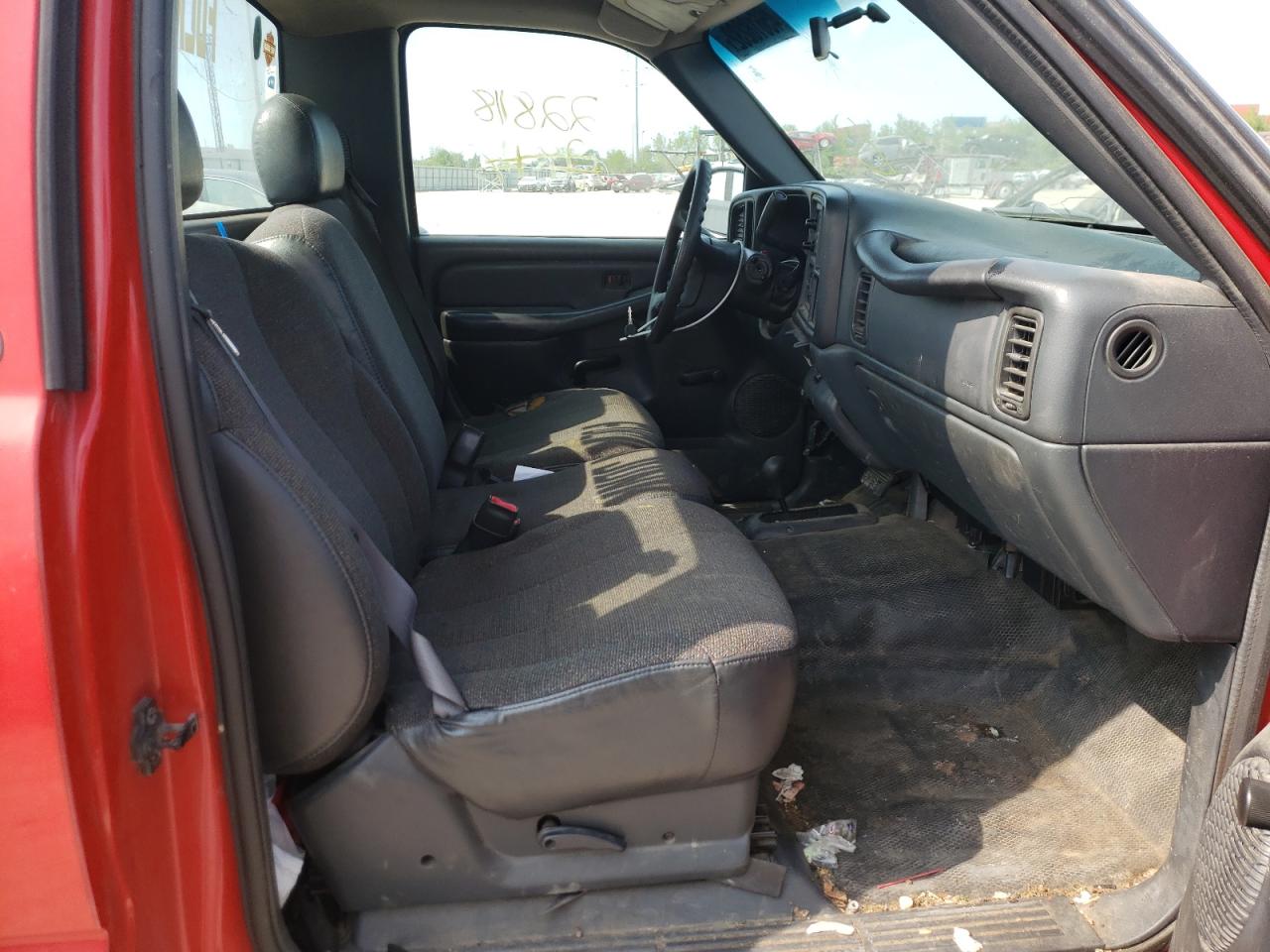 Photo 5 from auction – 2000 CHEVROLET SILVERADO with VIN 1GCEK14V6YE351442