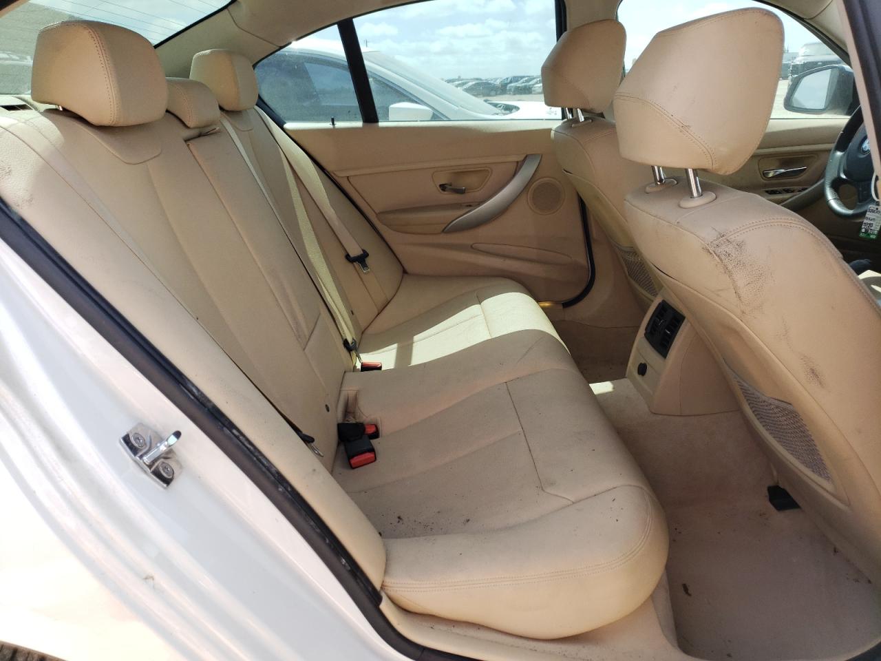 Photo 6 from auction – 2012 BMW 328 I with VIN WBA3A5G50CNP17382