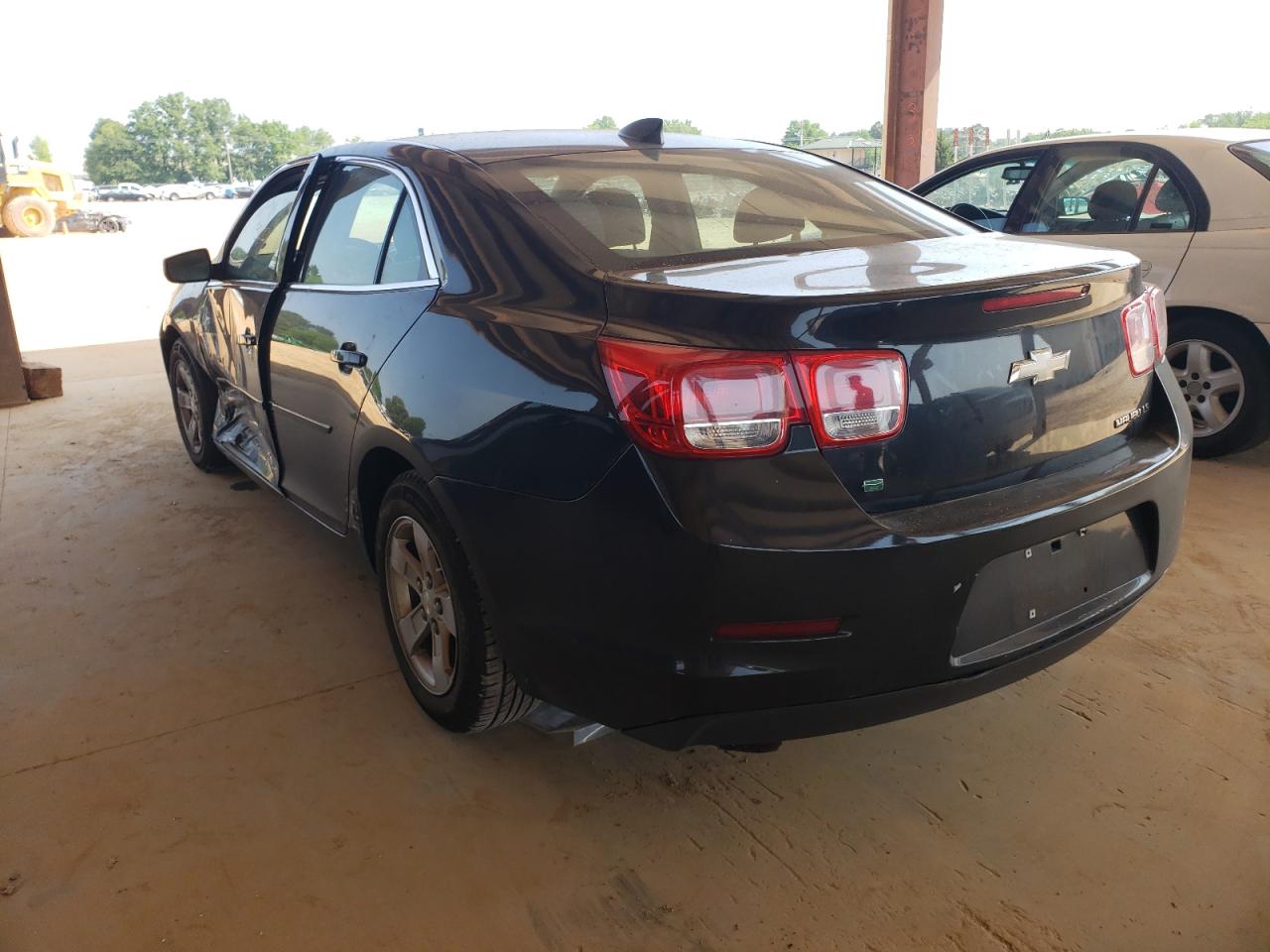 Photo 3 from auction – 2015 CHEVROLET MALIBU LS with VIN 1G11A5SL4FF308874