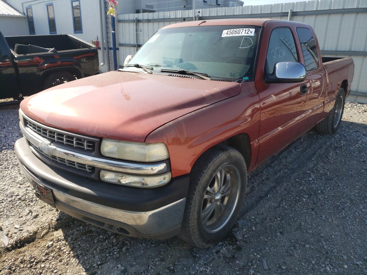 Photo 2 from auction – 2001 CHEVROLET SILVERADO with VIN 2GCEC19V311193459