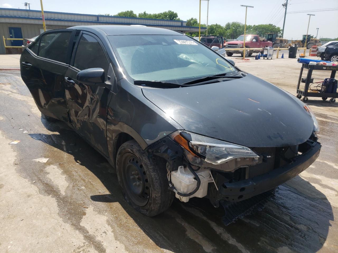 TOYOTA COROLLA L 2018 with VIN 2T1BURHE4JC086101 - Photo from auction