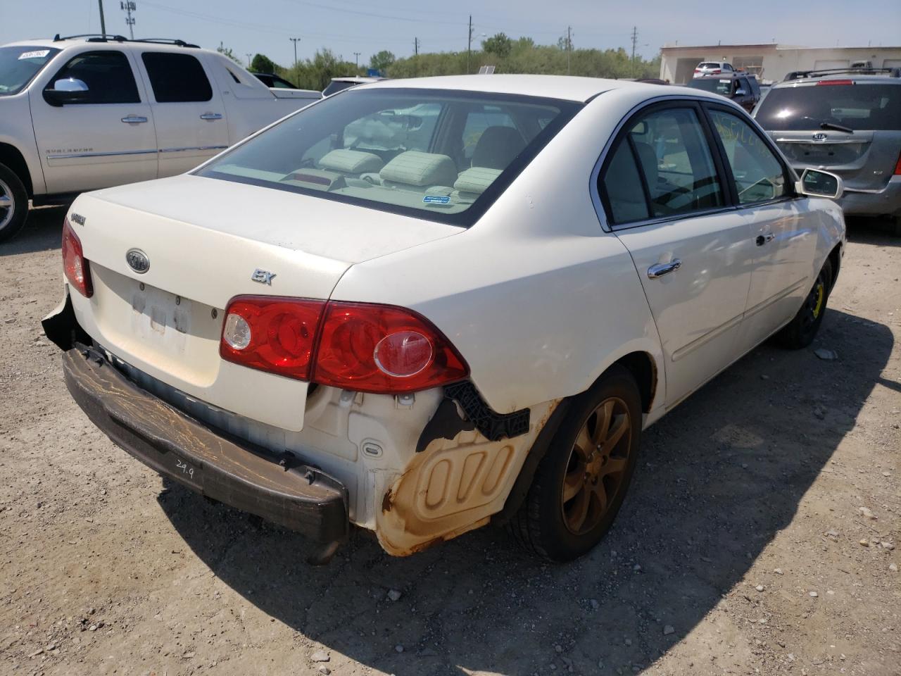 Photo 4 from auction – 2006 KIA OPTIMA LX with VIN KNAGE123665049676