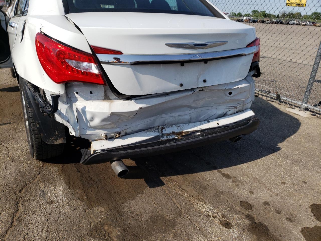 Photo 9 from auction – 2012 CHRYSLER 200 LIMITE with VIN 1C3CCBCG6CN326888