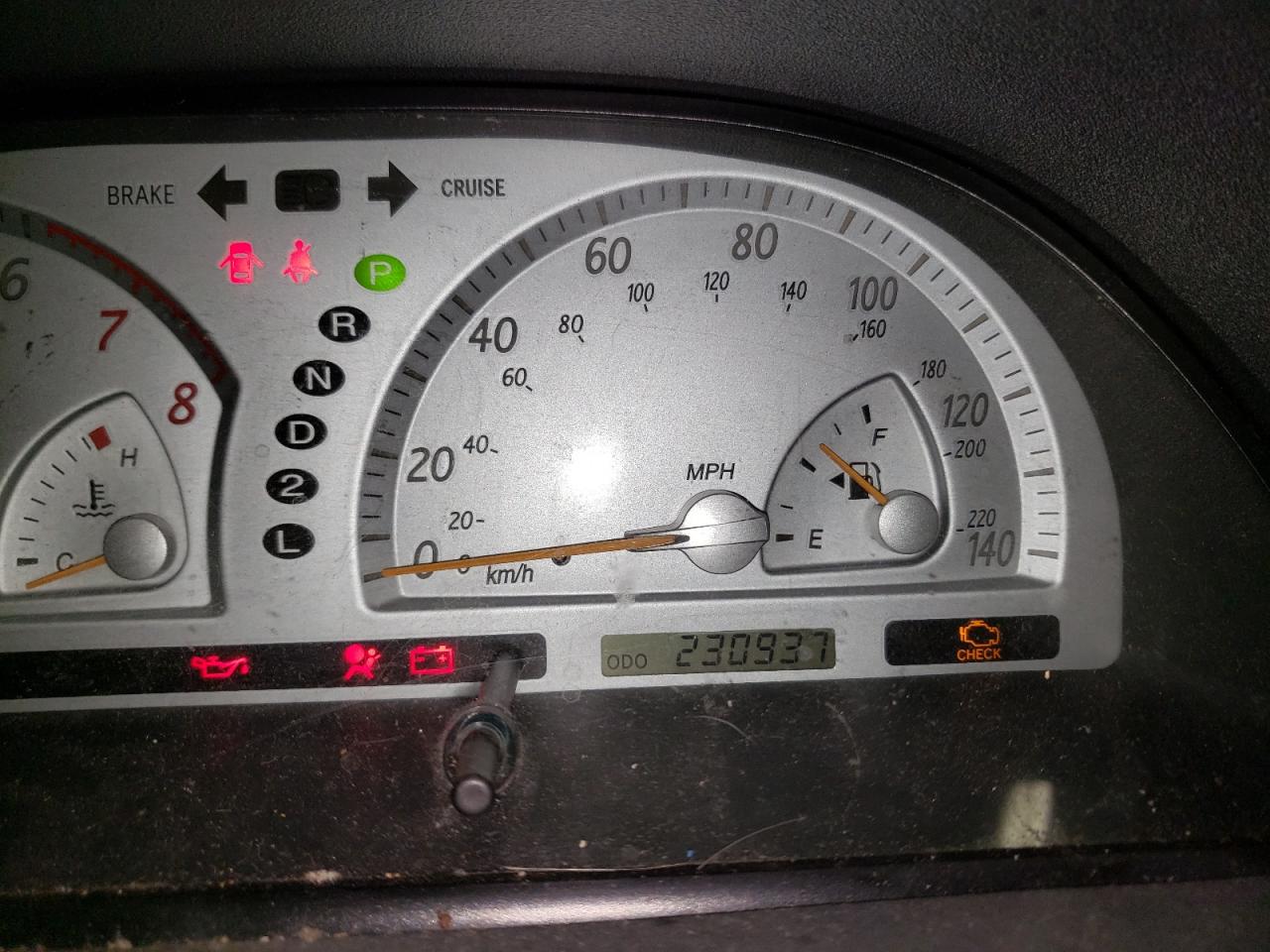 Photo 8 from auction – 2004 TOYOTA CAMRY LE with VIN 4T1BE32K04U821197