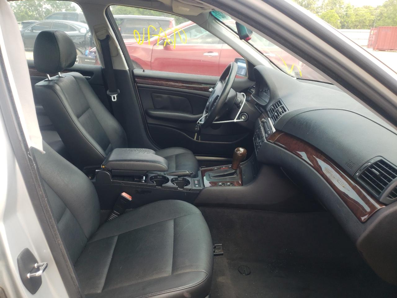 Photo 5 from auction – 2005 BMW 325 I with VIN WBAEV33435KW16386