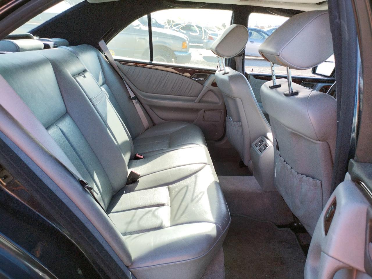 Photo 6 from auction – 1997 MERCEDES-BENZ E320 with VIN WDBJF55FXVJ029857