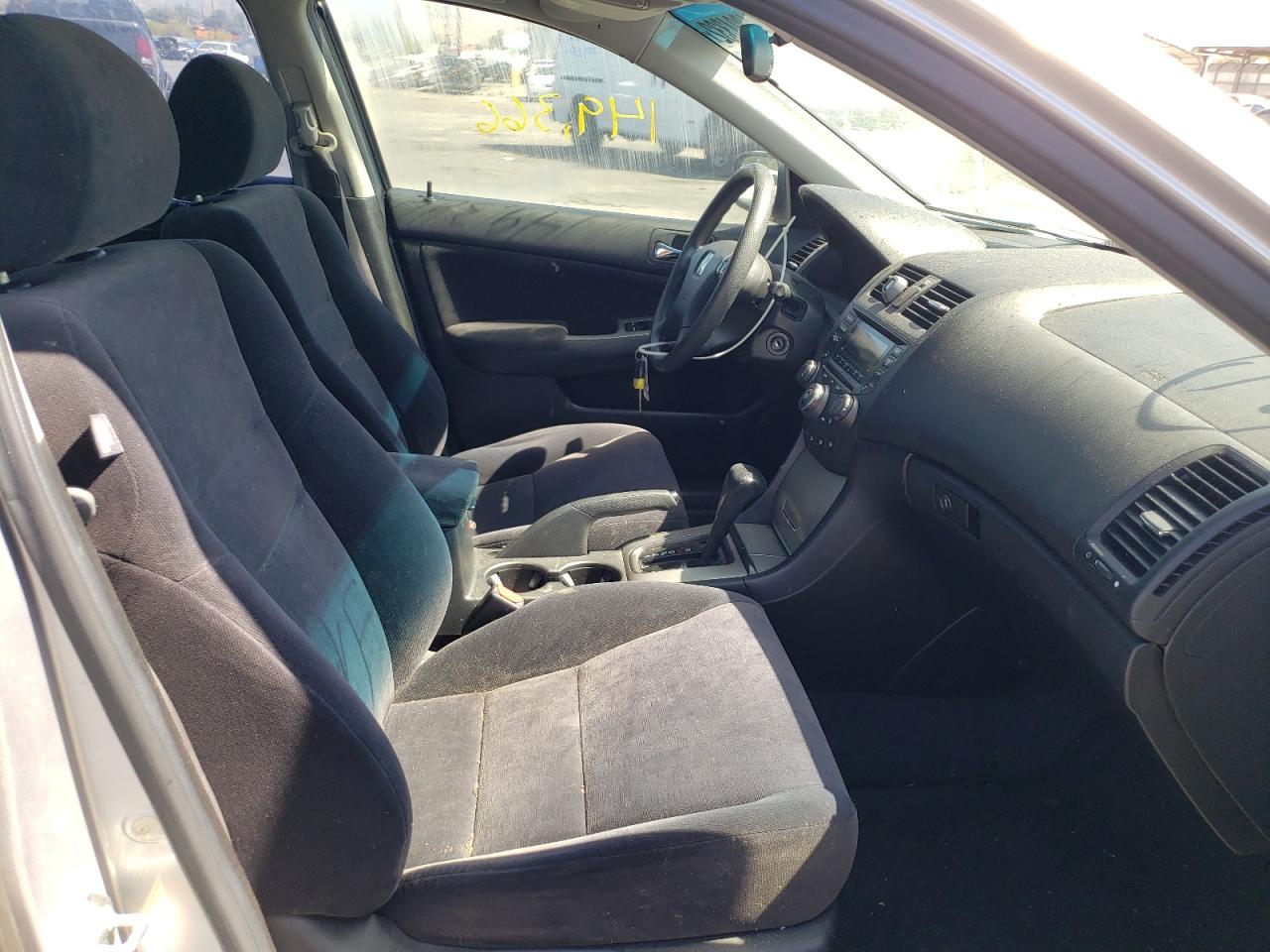 Photo 5 from auction – 2004 HONDA ACCORD EX with VIN JHMCM56684C021563