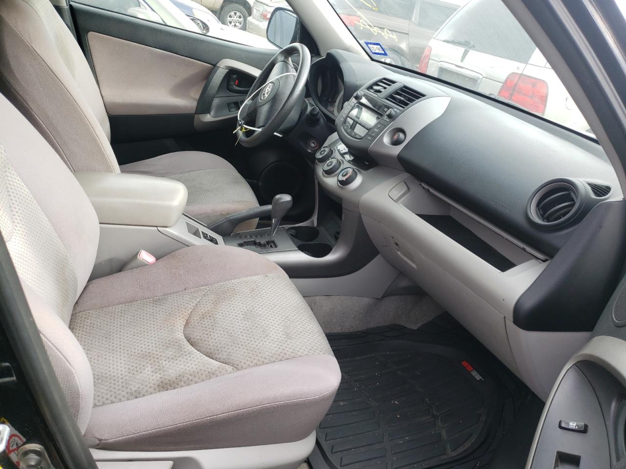 Photo 5 from auction – 2007 TOYOTA RAV4 with VIN JTMBD33V576030401