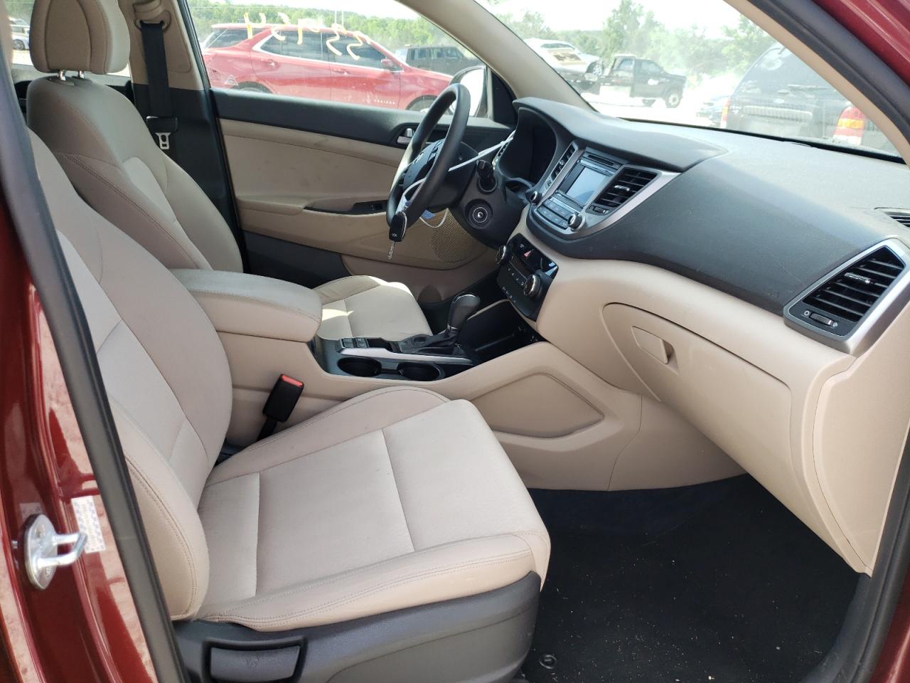 Photo 5 from auction – 2017 HYUNDAI TUCSON LIM with VIN KM8J3CA47HU437251
