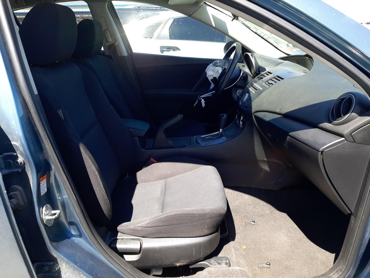Zdjęcie 5 z aukcji – 2011 MAZDA 3 I z VIN JM1BL1UF1B1384503