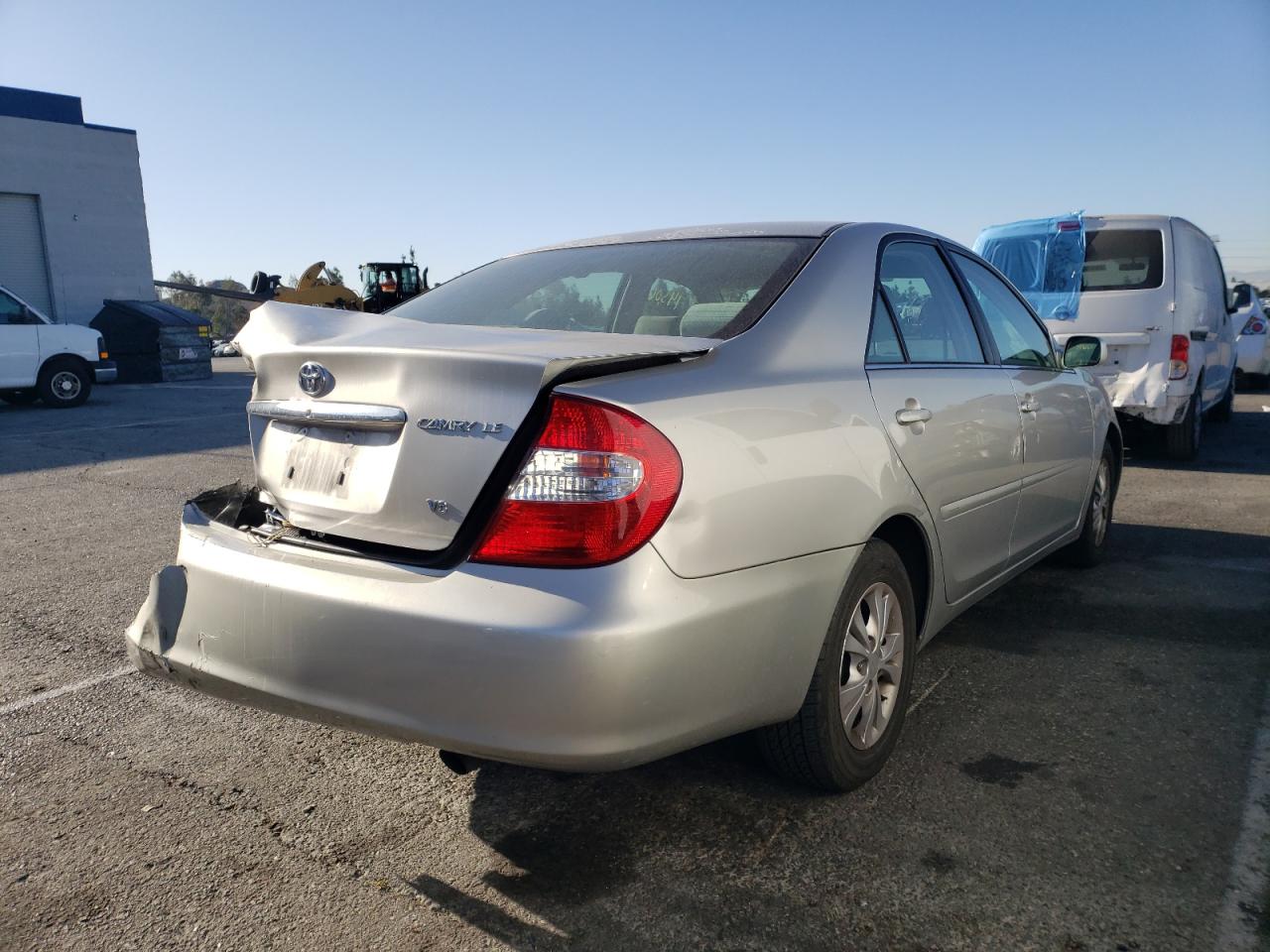 Photo 4 from auction – 2004 TOYOTA CAMRY LE with VIN 4T1BF32K14U572423