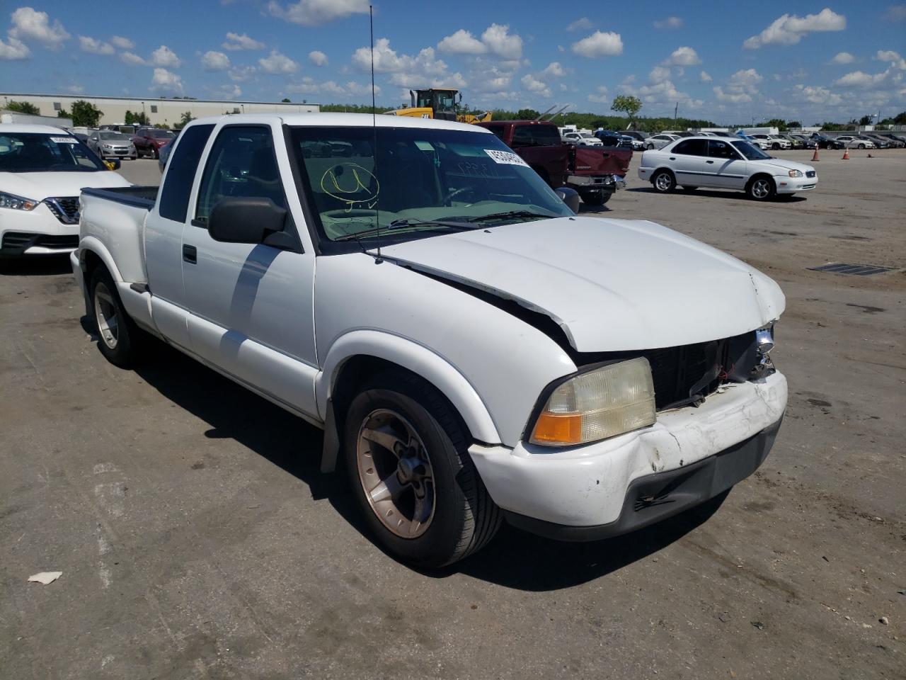 GMC SONOMA 2001 with VIN 1GTCS195118157101 - Photo from auction